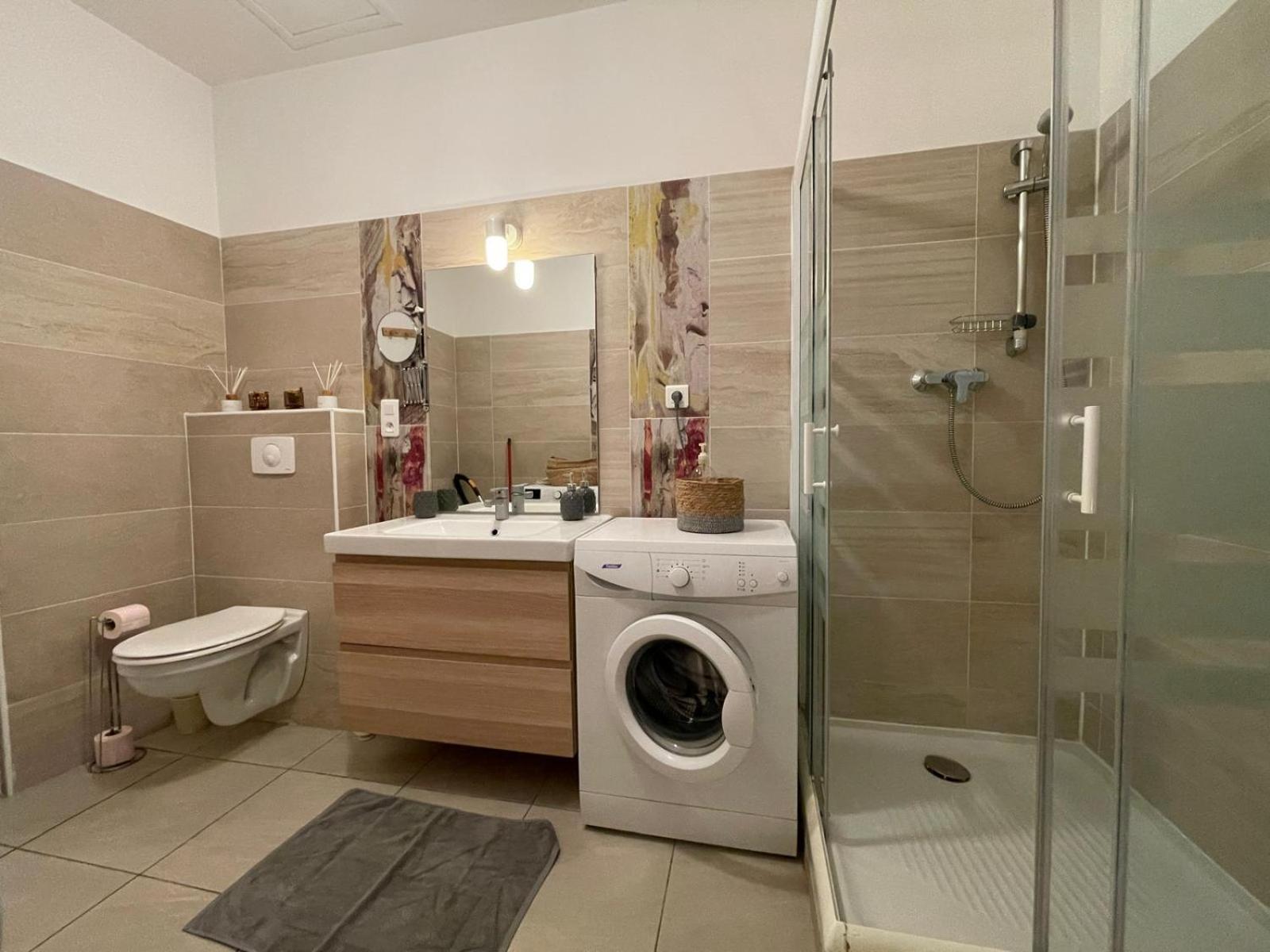 Joli Appartement Hypercentre T2, Classe Meuble De Tourisme 3 Avec Parking Gratuit เบซิเยร์ ภายนอก รูปภาพ