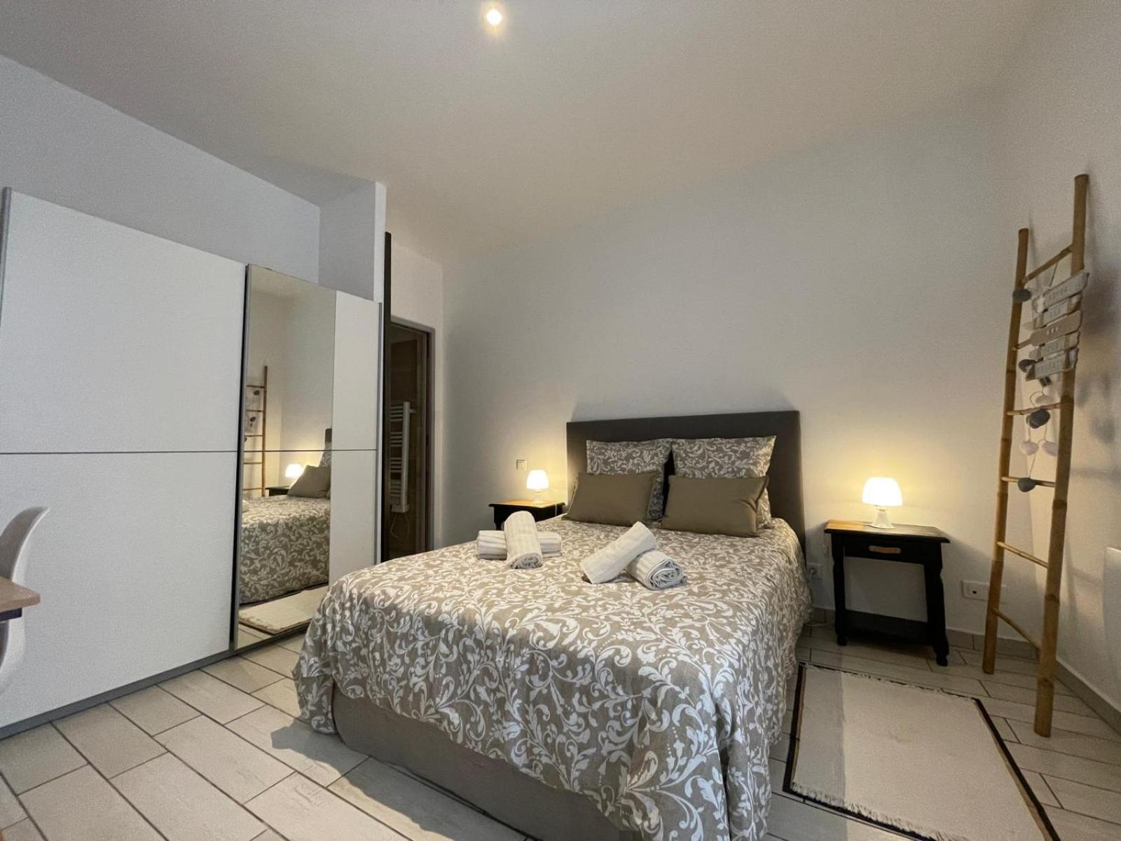 Joli Appartement Hypercentre T2, Classe Meuble De Tourisme 3 Avec Parking Gratuit เบซิเยร์ ภายนอก รูปภาพ