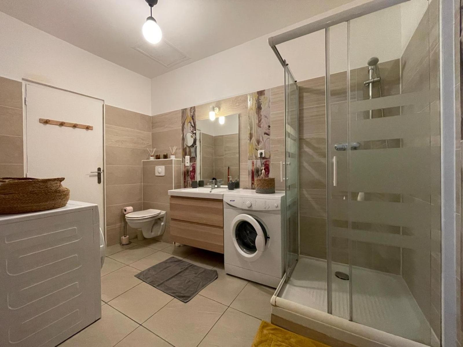Joli Appartement Hypercentre T2, Classe Meuble De Tourisme 3 Avec Parking Gratuit เบซิเยร์ ภายนอก รูปภาพ