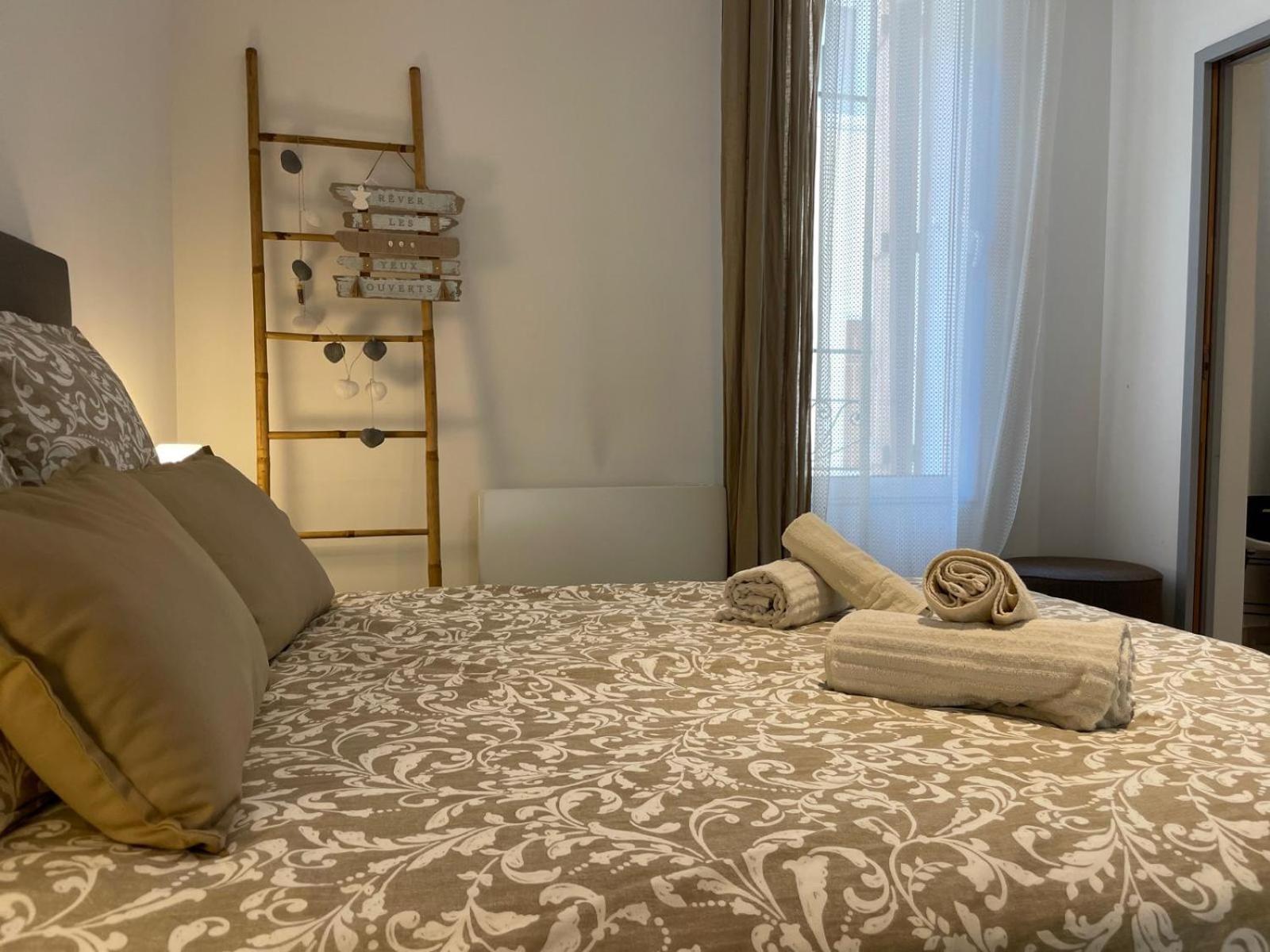 Joli Appartement Hypercentre T2, Classe Meuble De Tourisme 3 Avec Parking Gratuit เบซิเยร์ ภายนอก รูปภาพ